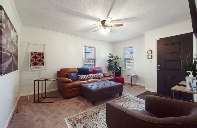 2-BD Flat 10 Minutes from Dt Greenville