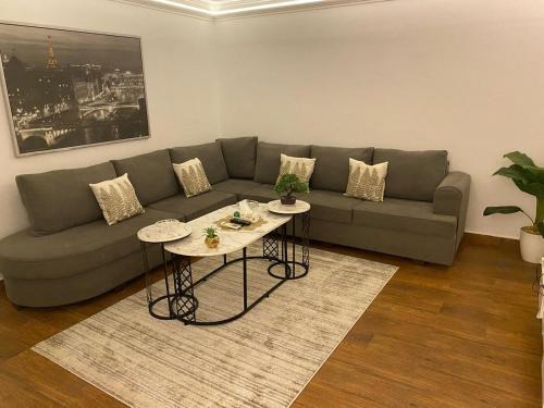 2 BDR Apartment, Self Check-in