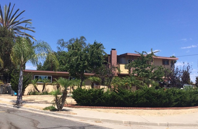 2 Bed 2 Bath 15-20 Minutes to all the Best of San Diego!