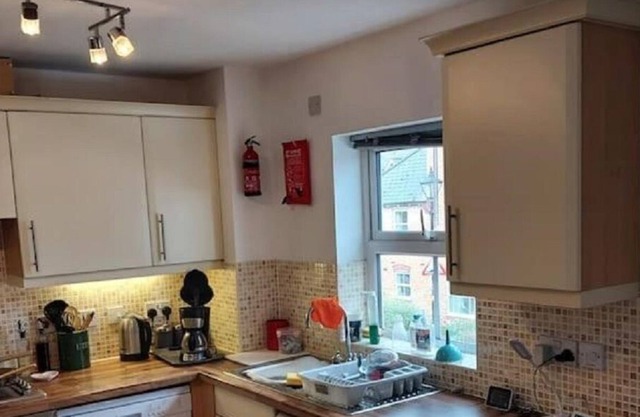 2 Bed Flat With Everything