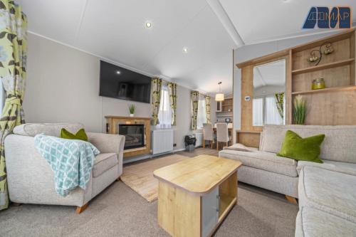 2 Bed Holiday Home with Starlink Internet