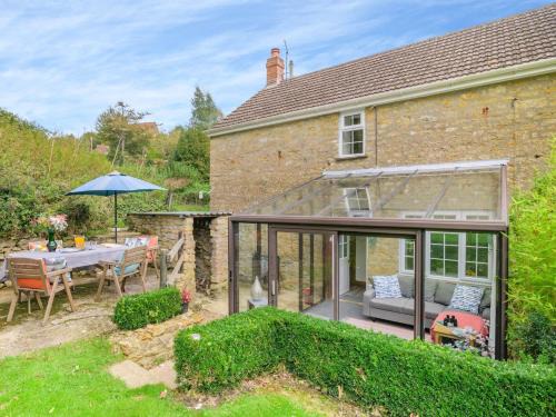 2 Bed in Bridport 93342