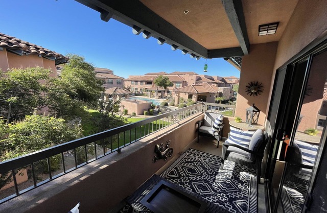 2 Bed Pool View Paradise in Desert Ridge w/Garage