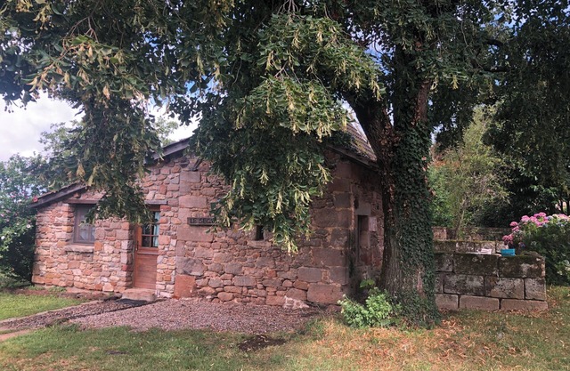 2 Bedroom Cottage in Saint-Maurice-en-Quercy