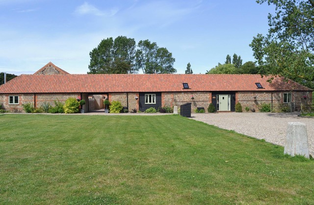 2 bedroom accommodation in Witton, near Happisburgh