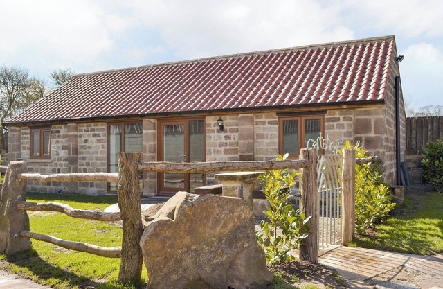 2 bedroom accommodation in Knaresborough