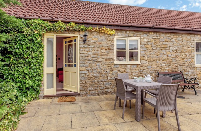 2 bedroom accommodation in Templecombe