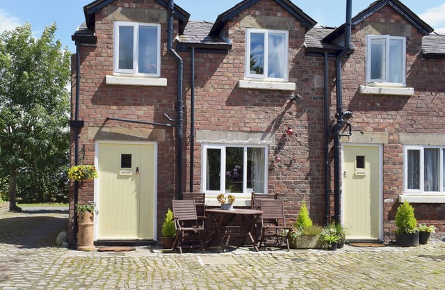 2 bedroom accommodation in Burscough, near Southport