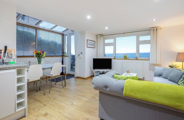 2 bedroom accommodation in Paignton
