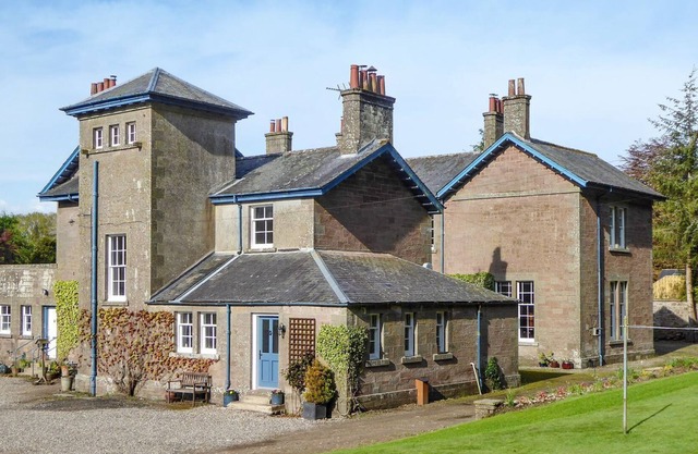 2 bedroom accommodation in Alyth