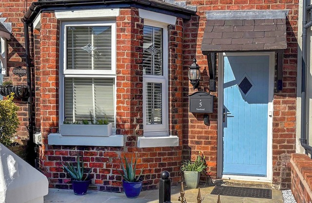 2 bedroom accommodation in Lytham