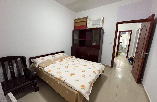 2-bedroom apartment in the heart of Chang Sha city with WiFi, AC