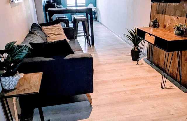 2 bedroom apartment, breakfast included