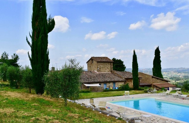 2 bedroom apartment in agricultural area with swimming pool