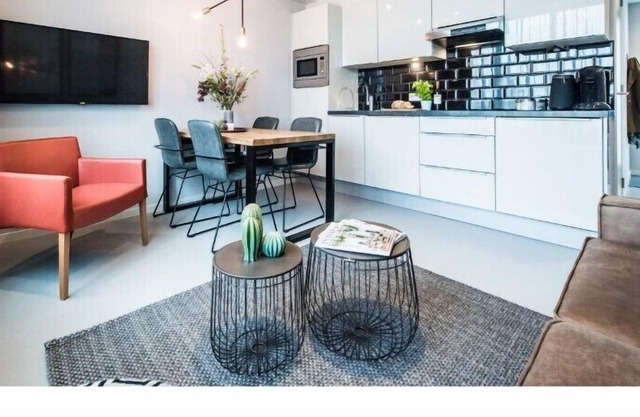 2-Bedroom Apt in the Eastern Docklands District