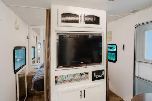 2-bedroom Camper Trailer Cottage #3