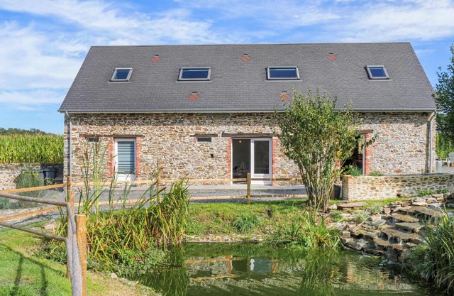 2 Bedroom Cozy Home In La Meauffe