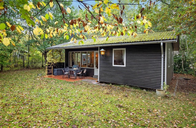 2 bedroom cozy home in Rønne