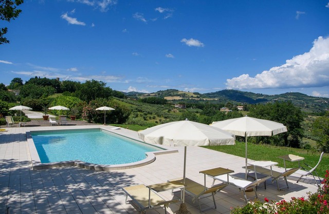 2 bedroom gorgeous home in Cartoceto