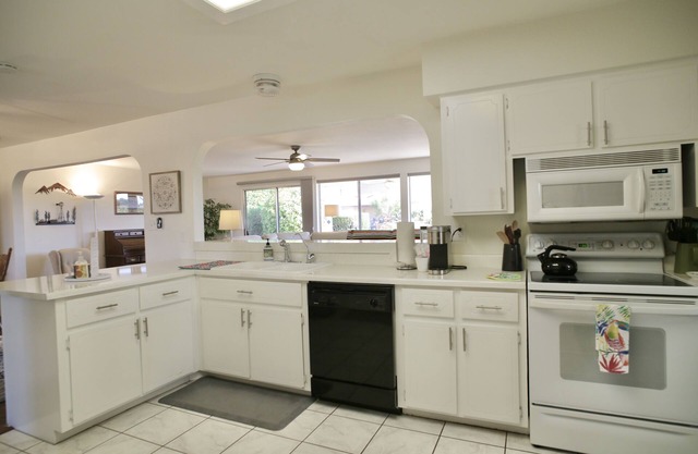 2 Bedroom in Fountain of the Sun!