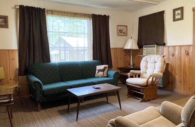 2 Bedroom Lakeside Cabin-Family Fishing Resort-Hayward WI-Chippewa Flowage