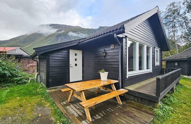 2 bedroom lovely home in Røldal