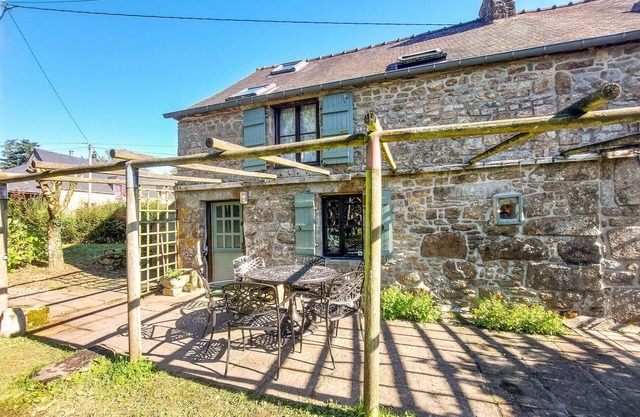 2 bedroom nice home in Le Ferré