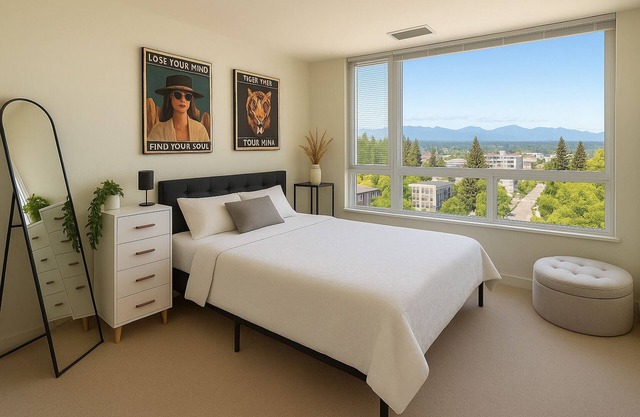 2-bedroom Penthouse in Downtown Bellevue with AC + WiFi +Free parking