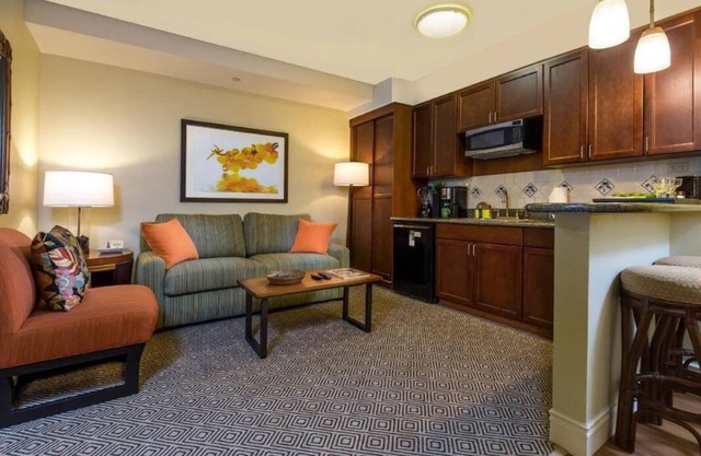 2-Bedroom Resort in Las Vegas for F1 Formula One Week - Sleeps 8 people - NICE!