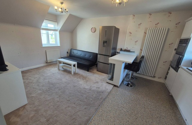 2 bedroom, self contained house with parking spaces, can cater up to 6 people