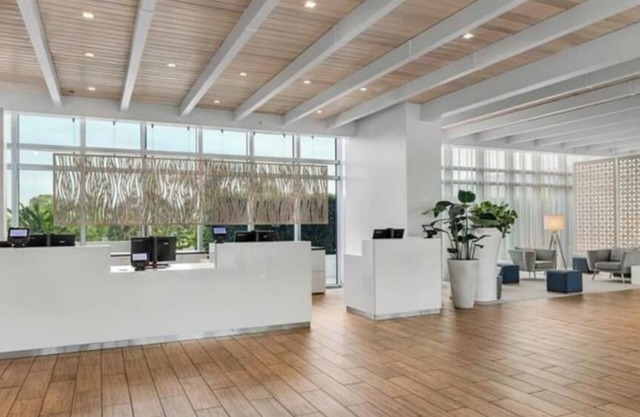 2-bedroom villa in peaceful Marco Island on the beach - WiFi, AC, fitness room