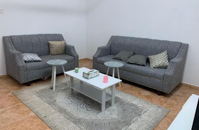 2 bedrooms flat family only شقة بغرفتي نوم عوائل فقط