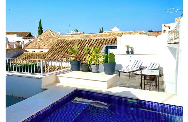 2 bedrooms flat with terrace and shared pool in the jewish quarter