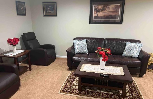 2 bedrooms private entrance unit in Clinton MD/MGM