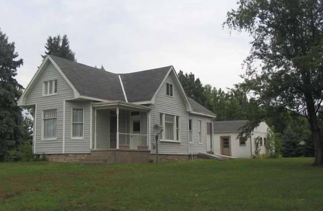 2 blocks from Nauvoo Temple and shopping- walking distance from historic sites.