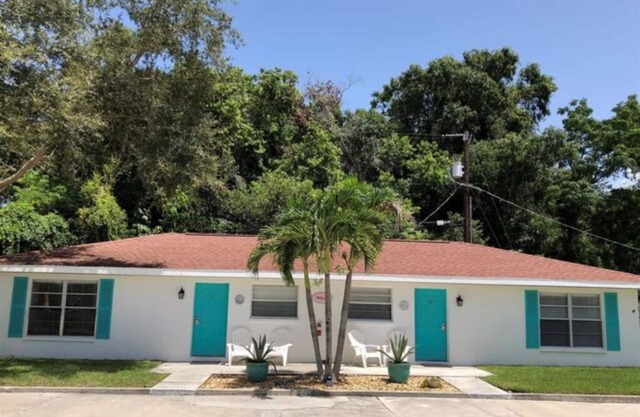 2 BR VILLA SUITE w/queen bed