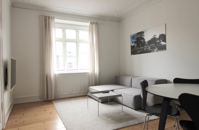 2-BR w/a balcony in Frederiksberg C - 189