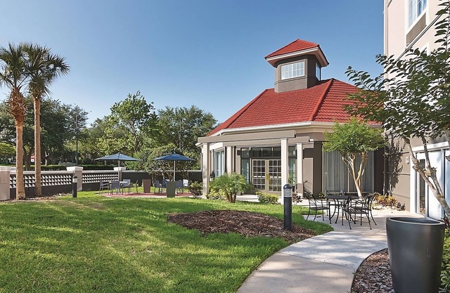 2 Comfortable Double Beds, La Quinta Inn & Suites, Pet-Friendly, near Universal