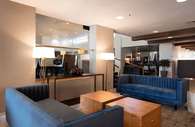 2 Connecting Suites at a 4⭐️ Hotel