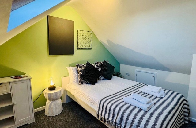 2 Double Bedrooms-Terraced home