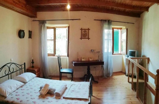 2 Floors House in Sinarades Near Beach