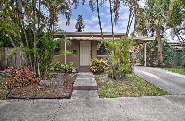 2 Mi to Boardwalk: Home w/Grill in Dania Beach!