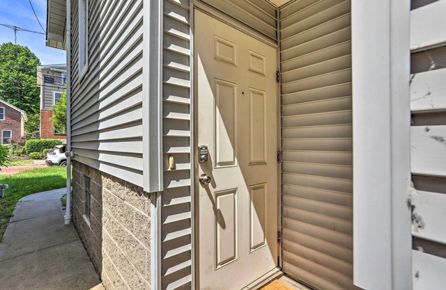 ~ 2 Mi to Downtown - Cozy Cleveland Unit