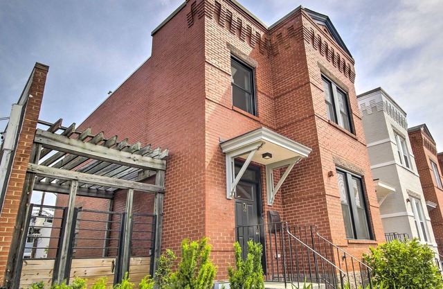 2 Mi to National Mall: Modern DC Retreat w/Patio