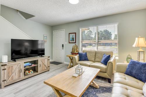 2 Mi to State Park Dog-Friendly Niceville Home