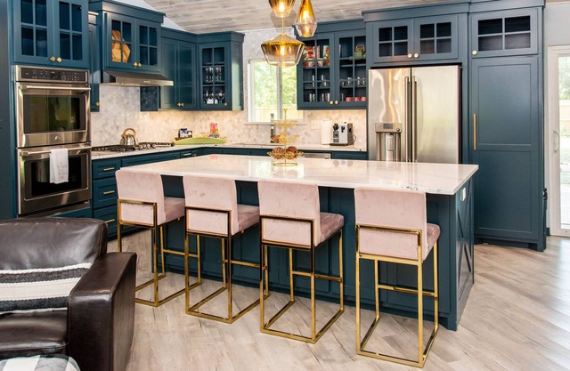 2 Min to I-49- U of A Graduation Weekend Available! Congratulations! Book Now!