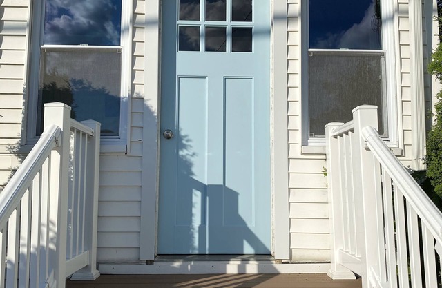 2-minute walk to private beach - Sunrise Beach House Marshfield!