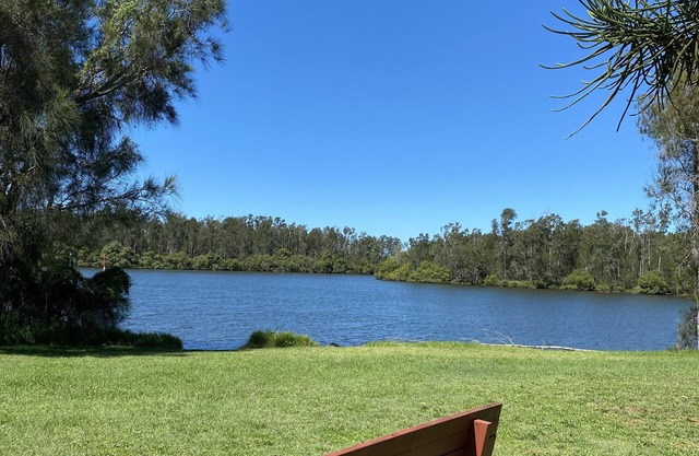 2 minutes walk to lakenSERENITY nCentrally located