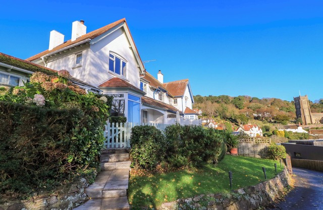 2 MOORLANDS, pet friendly, with open fire in Minehead