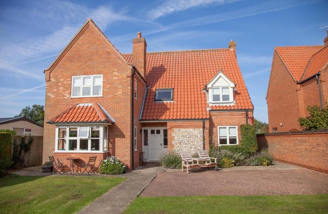 2 Priory Court